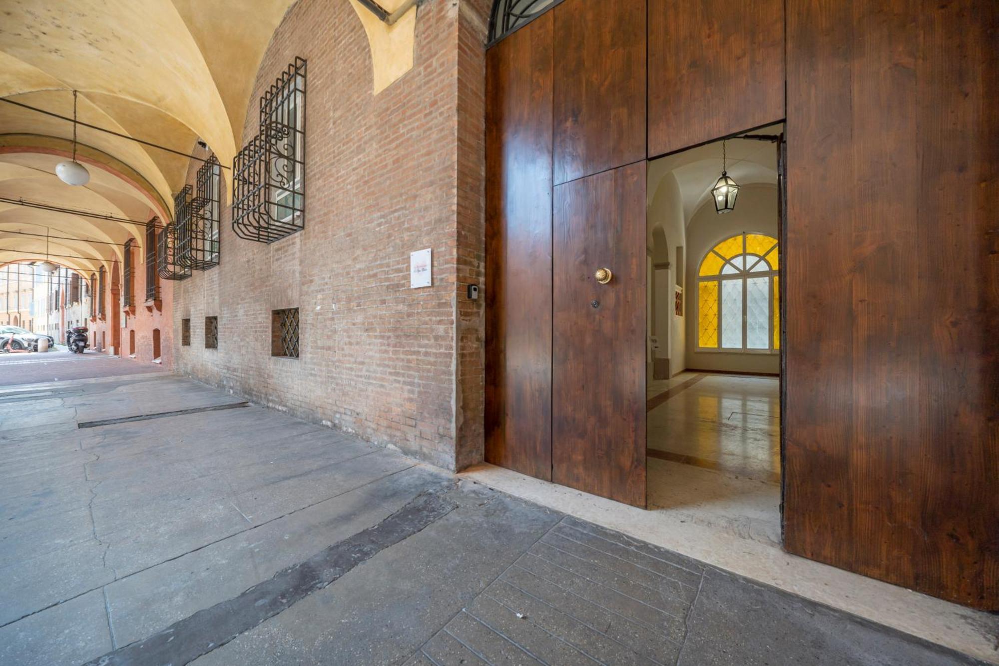 Via Emilia Centro - Stupendo Appartamento A 모데나 외부 사진